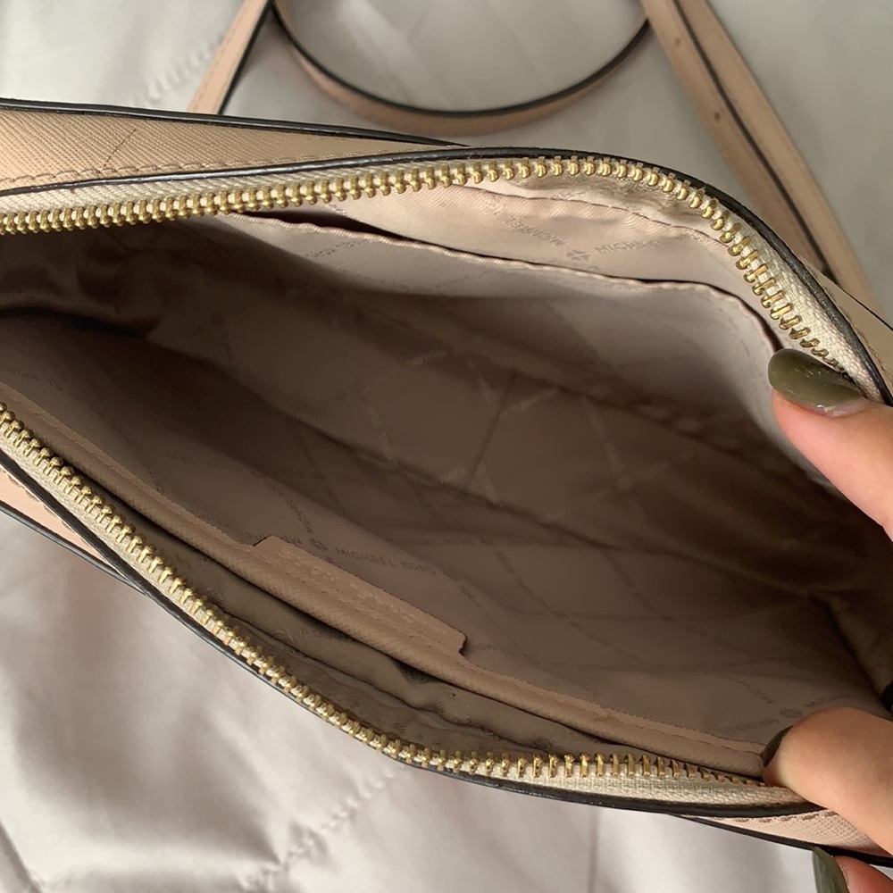 Michael Kors Jet Set Crossbody - Picture 7 of 12